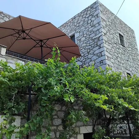 Laas Manor 1819 Apartment Areopoli