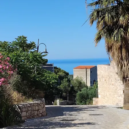 Appartamento Laas Manor 1819