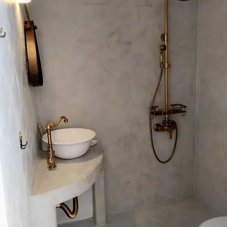 Laas Manor 1819 شقة *