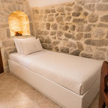 Laas Manor 1819 شقة *